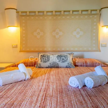Secret View - 2 Beds - Wi-fi - Parking - By Coral Lägenhet Porto Cervo