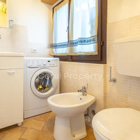 아파트 Secret View - 2 Beds - Wi-fi - Parking - By Coral *