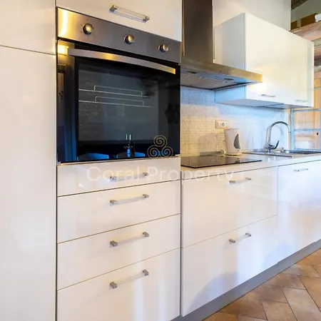 Secret View - 2 Beds - Wi-fi - Parking - By Coral Apartment *