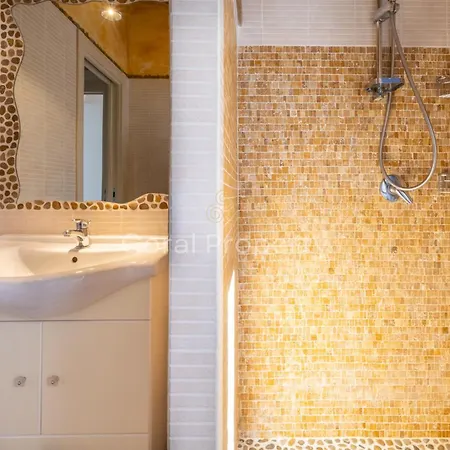 Apartment Secret View - 2 Beds - Wi-fi - Parking - By Coral